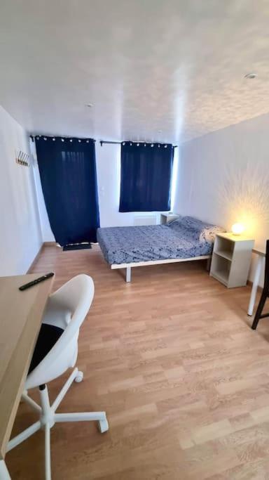 Studio En Rez De Jardin Avec Terrasse Privee - Le Petit Chateau Avesnois - Tv - Wifi - Logement Complet Avesnes-sur-Helpe Экстерьер фото